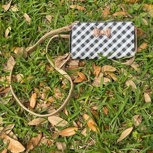 Buxton Black and White Buffalo Checkered Wallet Crossbody Never Used